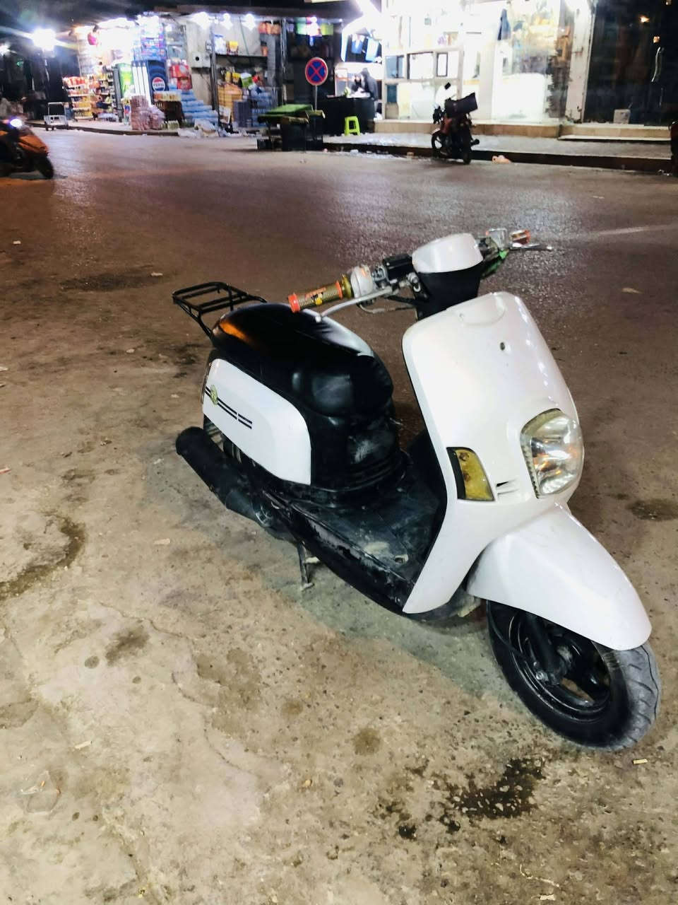 سلام عليكم دراجه بوليس للبيع مانقصهه شي نقصهه بر يك خلفي بس ودراجه مامجفته ولامره بس فتحتهه فيلستهه دراجه وعلي تخبل تقفل 120 وكلج امامي رياضي وكلج خلفي رياضي مكاني كربلاء حصوت عون للستفسار وتساب فقط ***********
