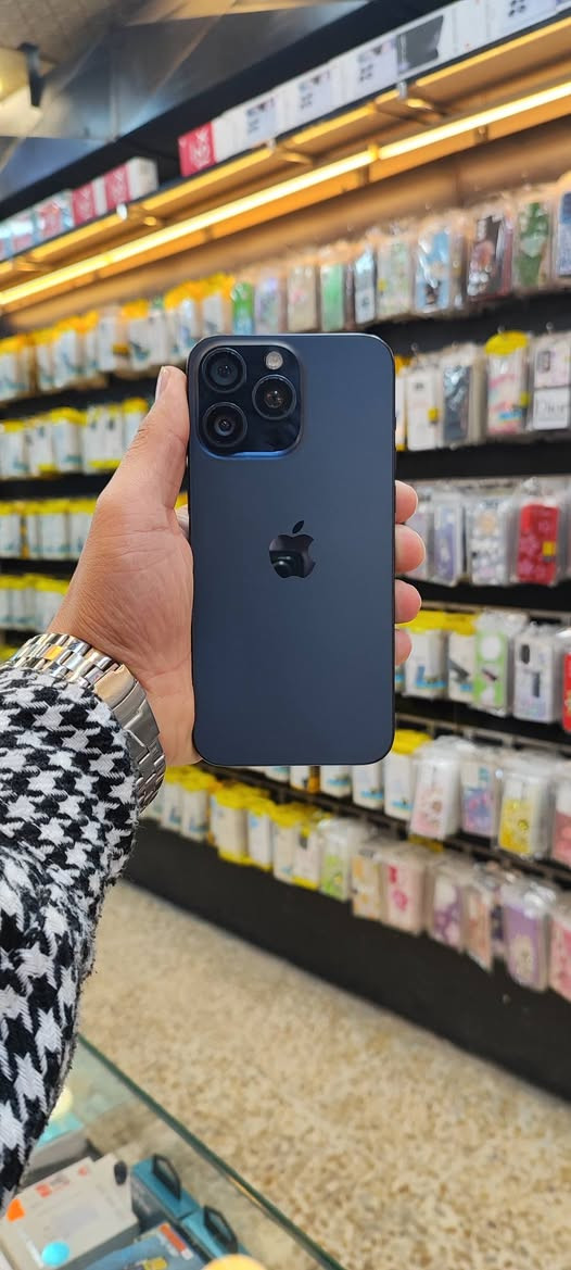ايفون15 برو ماكس🖤
🔥السعررنارر625 الف🔥
الذاكره 256
 البطاريه 91🔋
 شاشه مبدله اصليه شرط✅
دبل سيم ZA🖇️
النضافه فول 💯
بصمه تشتغل✅
ضمان جهاز  +وصل محل👍
عنوان محل موصل سوق النبي مقابل خزان ماء📍
       سنترـــM 
للاستفسار كورك بي واتساب راسلني🤳 
*********** واتساب 
‏‪0777 757 7337‬‏
