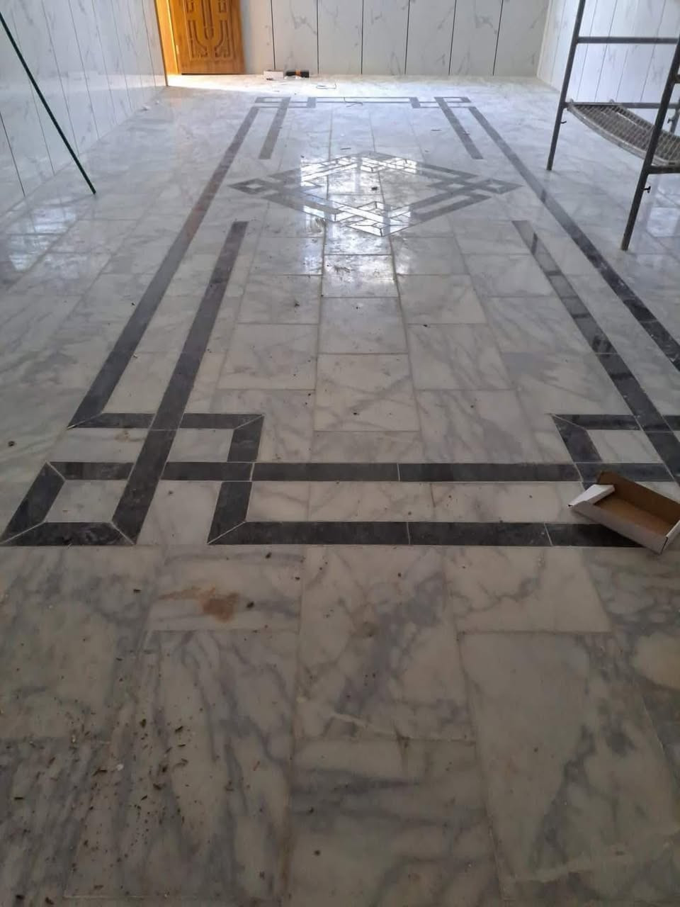 سلام عليكم خلفه سيراميك مرمر وكرانيت وبور سلين ولوح وبايات درج متفرغ حاليآ  فقط داخل كربلاء اتصل وخادم ***********
***********تحب تشوف الشغل  راسلني واتساب
