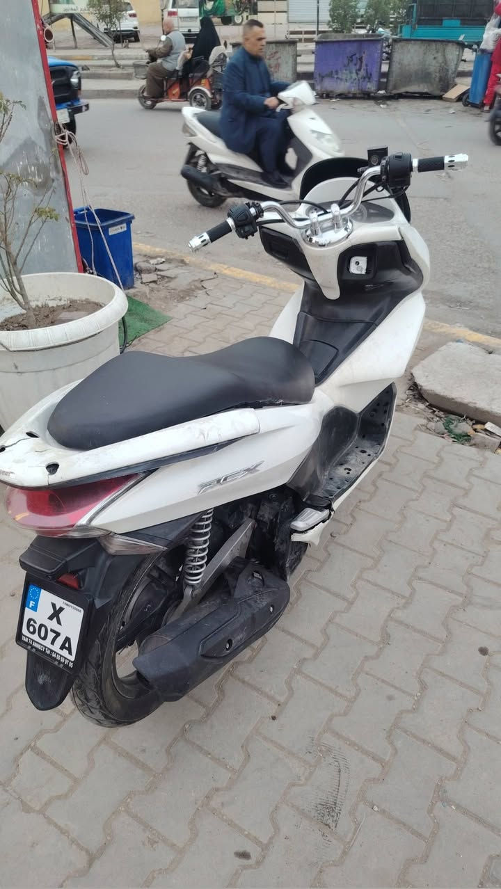 بي سي اكس الجيل لأول شغاله
بيه ملاحضات  نقص بس القبق مال دبه الامي لان جانت متروكه السعر  1100 وبيه مجال الشراي العنوان الشعب شارع الصحه *********** بس واتساب وهاذه رصيد واتساب ***********
