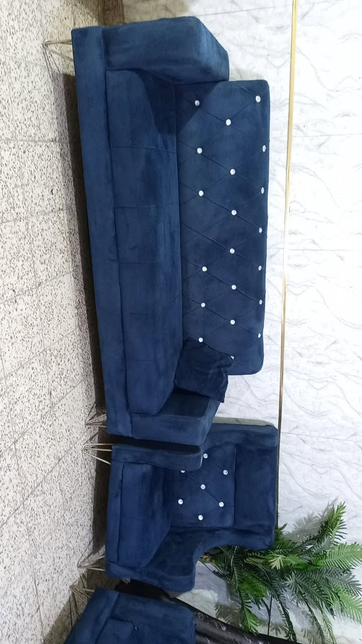 تخم تركي ٧مقاعد خشب بلوك ثكيل نضاف فول سعر ١٩٠ وبي مجال مكاني بياع يوجد توصيل بكروه *********** وتساب
