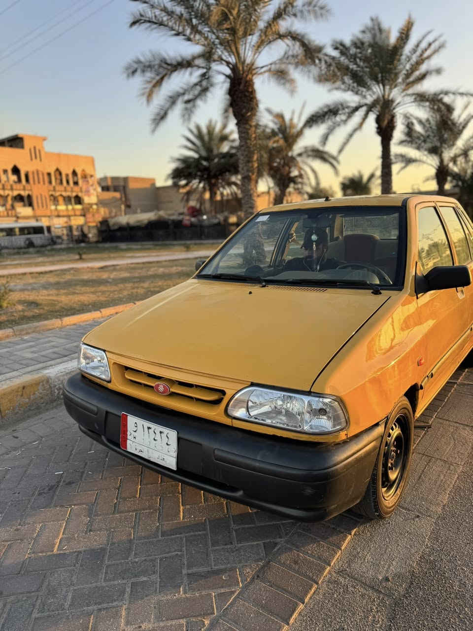 السلام عليكم سايبا 2015 جاهزه لاتبديل ولا صبغ مكينه وكير مكفولات بيها شاصي الايمن فطر كلش قليل ولحمته حداديه كهربائيات كلها شغاله مابيها نقص برغي فقط هاي الخياسات القليله كدامك البقيه كله جاهز هيئه مصفره قبل شهر فقط غرامه 100 الف تنزل من السعر تحويل ثاني يوم مكاني بغداد مدينه الصدر ***********
