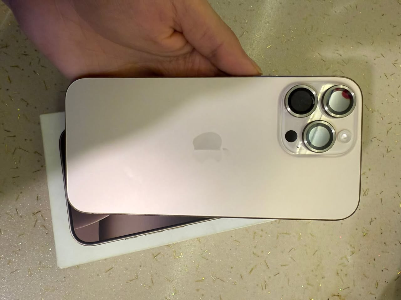 سلام عليكم 
يفون 16 برو ماكس الذهبي      
مدة الاستخدام  5 اشهر بطاريه 99 صار يوم واحد من نزلت شخط  مابي 
ولا واكع ولا كلشي بي بي أوراق شراء 
نظيف من كلشي 
السعر مليون و350 كلشي ما ينزل من عنده كسرت بسعره
لن محتاج بس شراي يعلق مكان بغداد الزعفرانية


**إذا كنت صاحب هذا الإعلان وتريد حذفه لأي سبب، رجاءا أرسل رسالة إلى الدعم الفني**