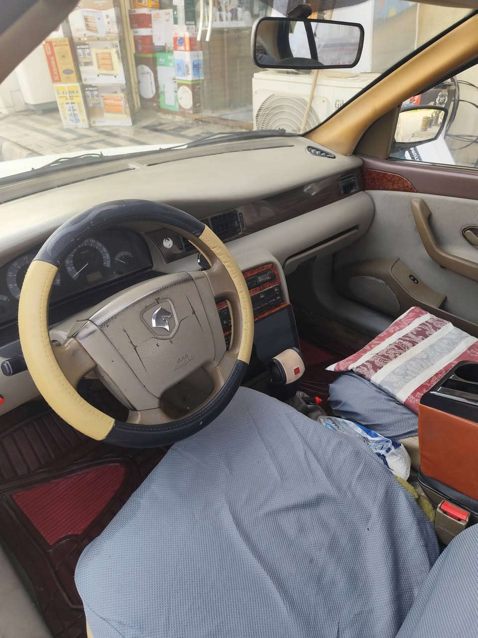 سمند سورن موديل 9 سيارة عليها ادامه كاملة
محور كولار بيكاتشو كير ومكينه
مشط جديد 
صدر امامي 
دبلات امامي وخلفي 
شاشة ايباد 
بطاين جدد 
منظومه زنون شمسي للعالي
تخم تاير 
صدر خلفي جديد
السيارة حلوة وين معجبك روح بيها 
نقص تبريد فقط 
سنوية 26 يله تنتهي
السعر 37 وبيها مجال قليل 
للاستفسار اتصل 
***********
العنوان الكوت النعمانية
