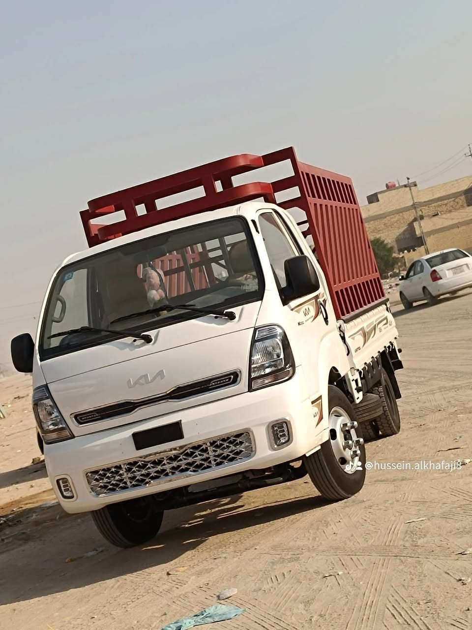 السلام عليكم 
للبيع كيا فحل موديل2024
ماشيه 15 الف كامله دوشمه كشنات تنت لايلون الارضيه جلد محجر 2م غلاف بدي ثقيل رقم انجليزي نجف السنويه لغايه 2030العنوان النجف الهاتف ***********
