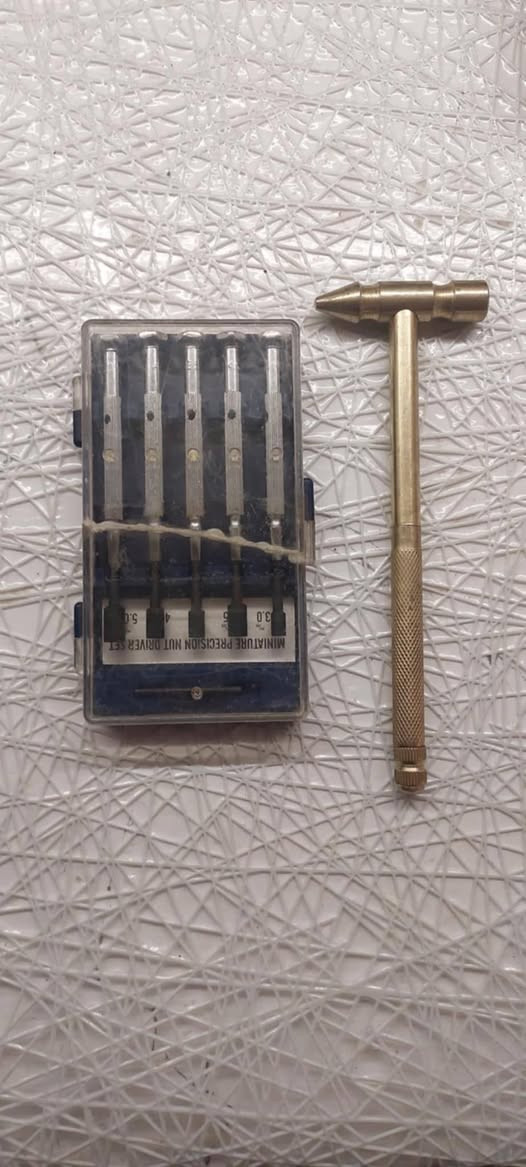 السلام عليكم عدد اصلي للبيع السعر والحجز على الواتساب او الخاص *********** يتوفر توصيل
