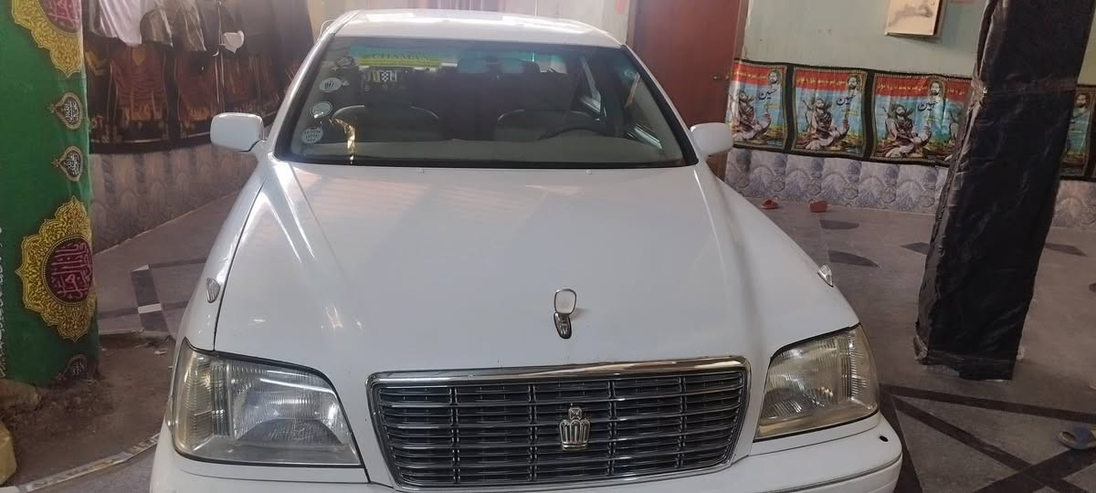 سلام عليكم سياره كراون جنون موديل 2001 دكمتين تسجيل الوسط شاصي رقم 72مكينه دي فور الزغير رقم انكليزي بصره سياره مكفوله كص ونقل جثه وأصوليات حدادا كير ومكينه وتبريد من لاخير سياره كلهه جاهزه بيع مستعجل ب 132$علمن السياره بأسمي  ***********مكاني بصره كرمة علي
