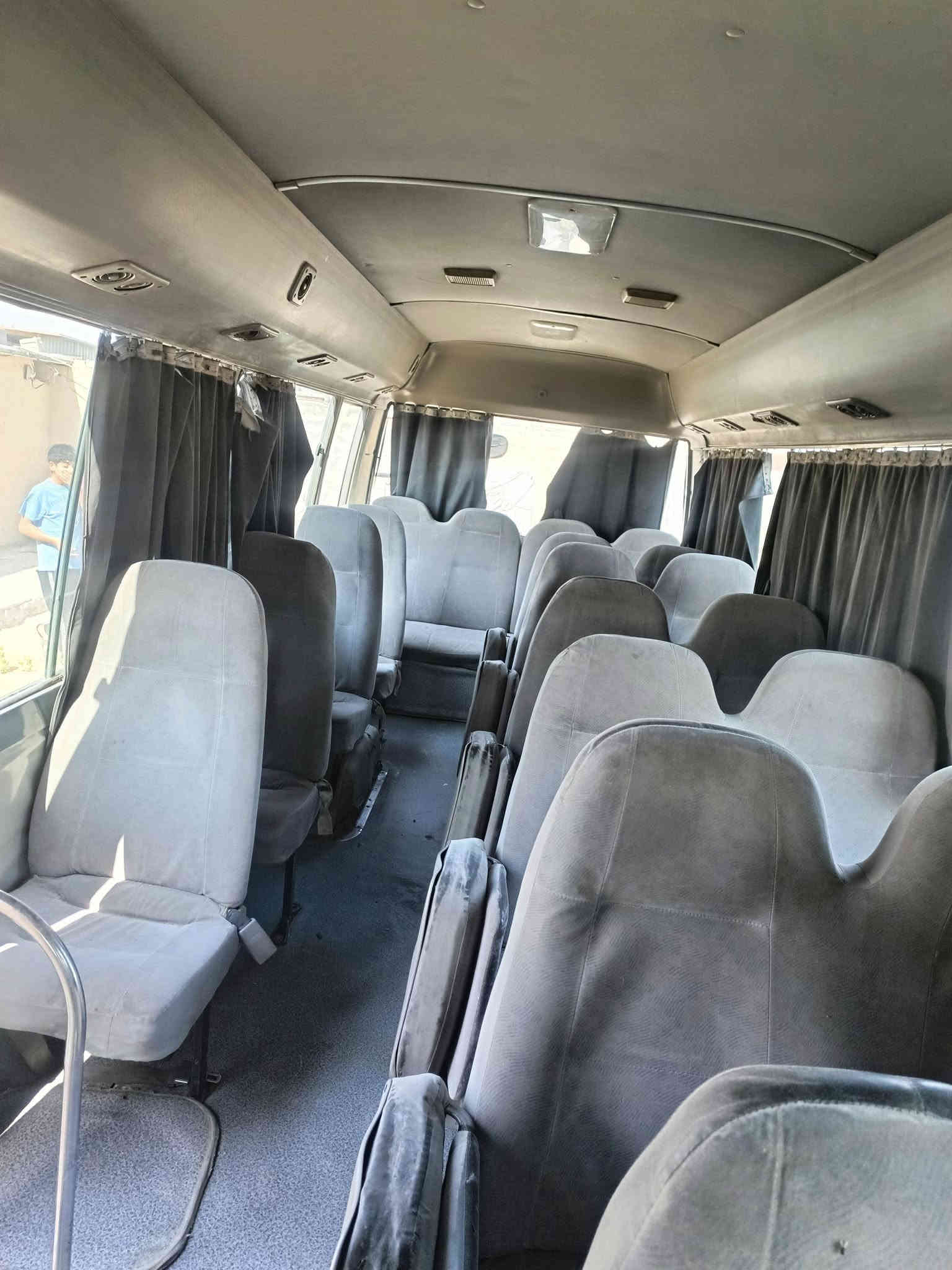 للبيع كوستر رأس الثور موديل 2008 رقم بصره انكليزي بسمي
مكينه جديده مامفتوحه كير جديد حداديه تخم تأير 
تبريد ثلج. سياره جاهزة كلش أو حلوه 
كفاله عدا صبغ بلزرك صفحه العبري أو شبر بلبنيد 
سله درع درج كلشي شغال بيه  امصفره من كلشي 
السعر. 223 أو بيه مجال قليل  بيع مستعجل 
للاستفسار *********** مكان طريق كربلاء نجف عمود 250 غير متواجد نت بس الشراي يتصل تفاصيل كلشي موجود
