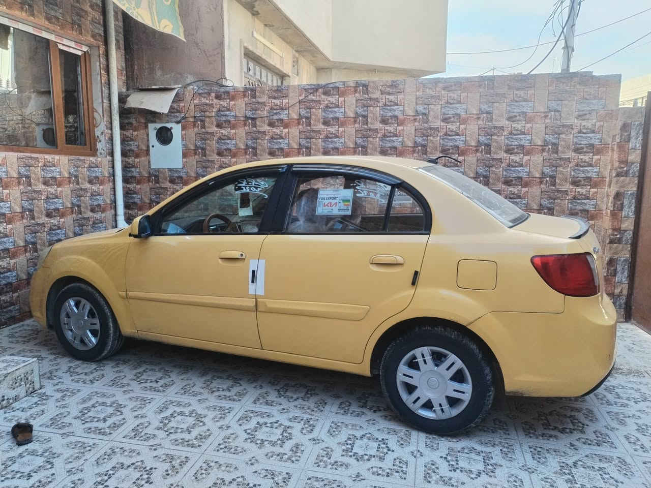 للبيع او مراوس كيا ريو موديل 2012 كوري
رقم بغداد اللماني بسمنا بلموصل التحويل شرط 
 هيئه وغرامه صفر 
شرط التحويل 
كابون بانزين بيها 
مكينه 16 الاصلي بداية تبخير 
كير توماتيك شرط 
وجامات كهرب 
تدفئه تبريد ثلج 
تايرات جدد 
طخم امامي خلفي جديد 
بدون ضرر 
فقط دوسه مال الباب الوره شبرمن عند الداير  
 بدون قطع تبديل فقط تلقيطات قليله
السعر 96 وبيها مجال 
استفسار اكثر 
***********
***********
