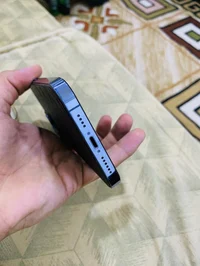 ايفون 13برو ماكس بحري ذاكره 256 نضافته100‎%‎ ولا شخطه بيه  بطاريه96‎%‎...