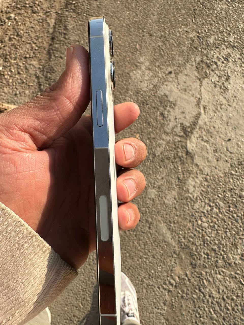 السلام عليكم
آيفون 13 برو ماكس 
لون ابيضّ الجهاز مكفول كفاله عامه 
ذاكره 256 
بطاريه 97 
بغداد 
السعر 700 
***********
