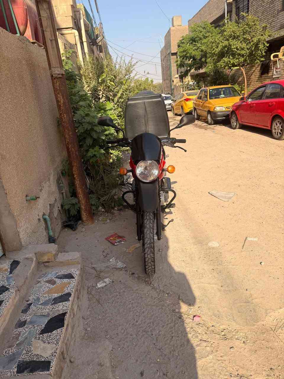 السلام عليكم اخزان ✨️دراجه بوكسر للبيع موديل 2023
ماشه 12 الف حقيقي
مكينه ما مفتوحه 
رقم انكليزي بغداد 
اسوجين 
رايده ب 2700 وبيه مجال شي بسيط للشراي 
مكاني بغداد الزعفرانية سده الجنابات 
ما مشتغله دلفري
ما متواجد فيس.     واتساب واتصال فقط 
رقمي : ***********
