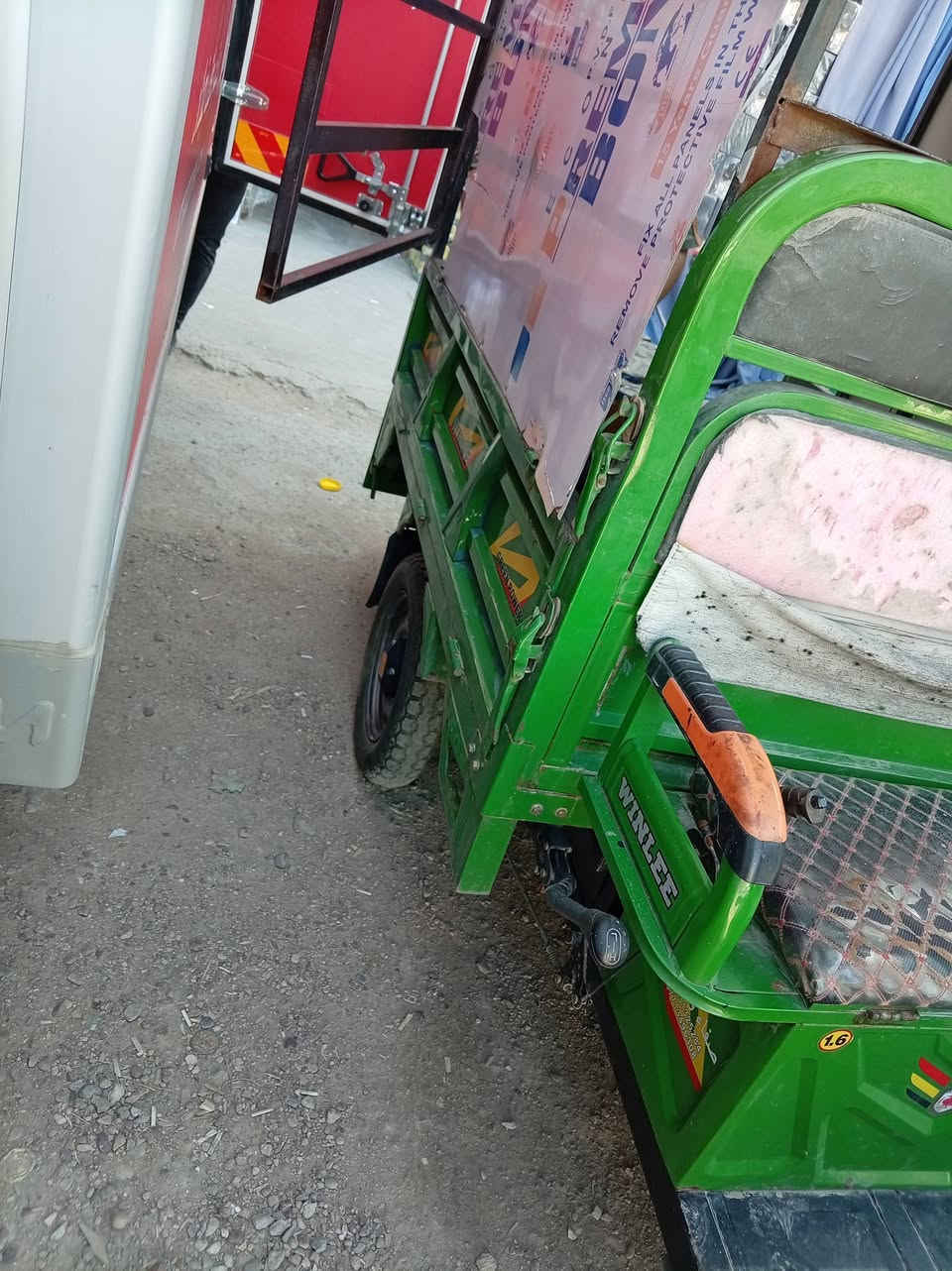 سلام عليكم ستوته شحن موديل ٢٠٢٥ ستوته مامتعوبه تحتوي علئ ١٠ بطاريات ومحجر كبير وتايرات جديده تحتوي علئ سويجين العنوان مدينه الصدر سعر ١٢٥٠ وبيهه مجال لشراي فقط *********** للاستفسار
