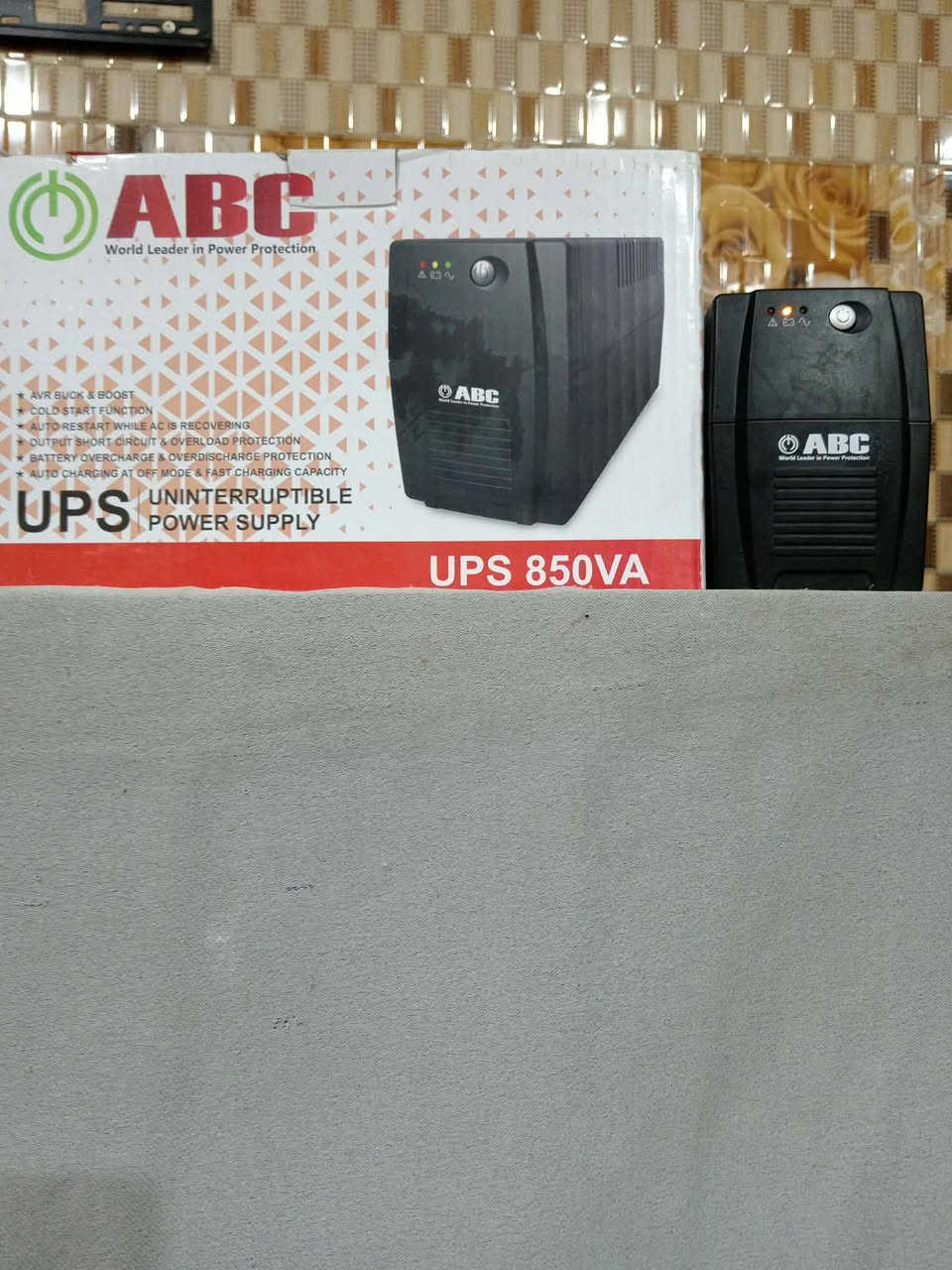 بلي 4 سلِم مهكر، ويا يدات إصليات 2،
وويا يو بي إس 850 إستعمال إيام، 
السعر ب 300،
مكاني بكربلاء، 
***********
هذا رقمي بي واتساب،
