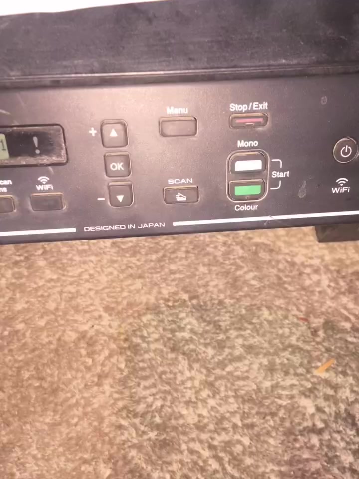 طابعه برذر شغاله ب٦٥ ويه التوصيل مناقصها شيًمكاني بغداد حي البتول ما متواجد بل فيس اليريد يتصل ***********
