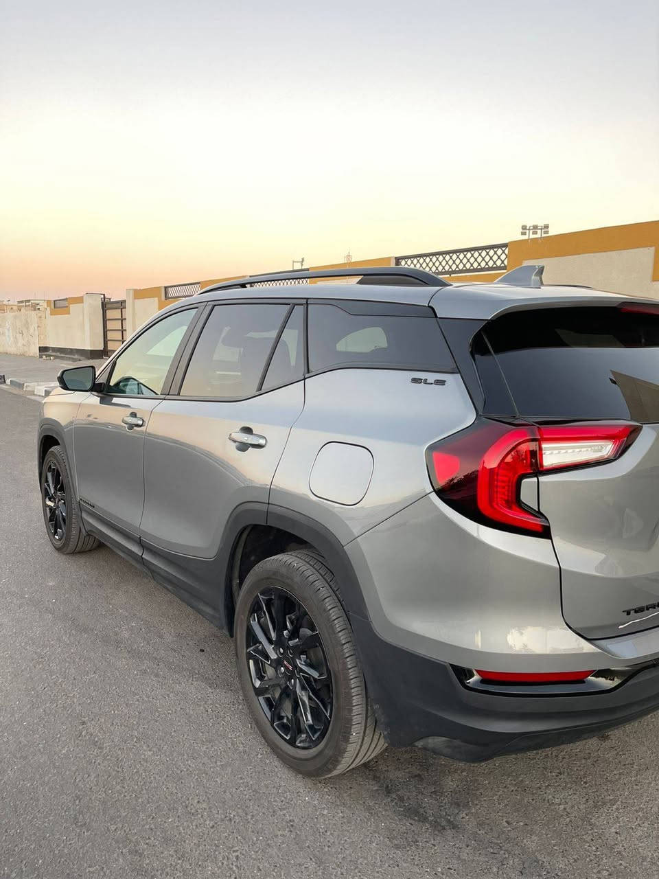 جمسي تيران وارد امريكي موديل 2024
الفئة SLE بلاك توب 
عداد المسافه 22 الف ميل 
الضرر خشم البنيد بارد 4 اصابع فقط
ايرباك الدركه فقط 
صور الحادث ناشرهن 
محرك 1500 تيربو 
مطعمه بلاك توب بالكامل 
دعاميه دنلي 
تبريد امامي خلفي
كشنات تدفئة 
كشن كهربائي
تشغيل عن بعد 
ابواب بصمه
رادارات 
حساسات 
اوتو هولد
اوتوب ستوب امامي وخلفي 
كفاله عدا البنيد 
وبقيه المواصفات المعروفه 
اللون رصاصي 
رقم فحص مؤقت تترقم جميع المحافظات 
دخول جديد مكانها البصرة 
حره بسمي 
هاتف ***********
السعر 195
