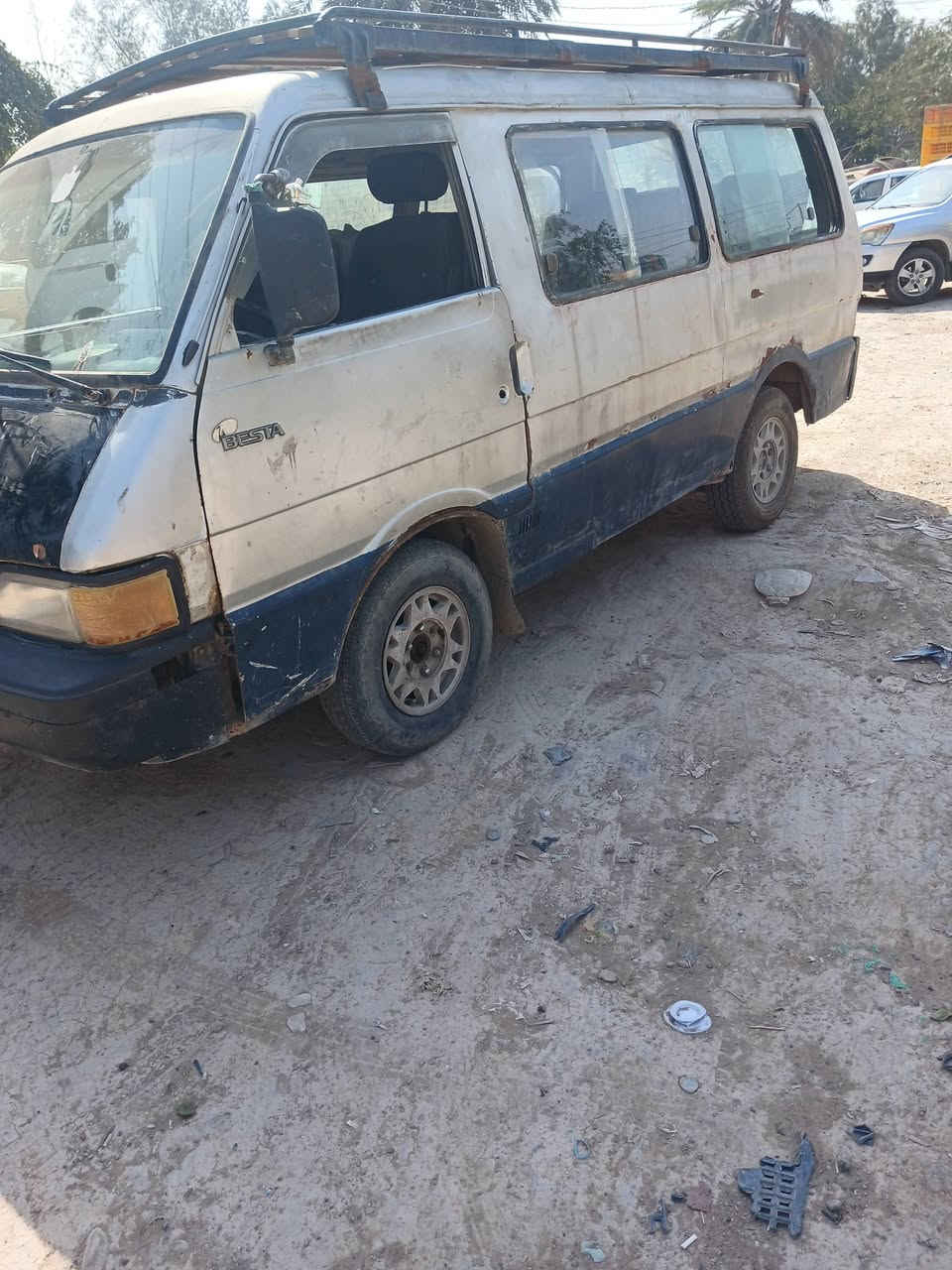 سلام عليكم خوان سياره كيا بستا موديل ٩٤ سنويه صاقطه سياره مكينه بيهه خيط بخار وخير من الله سياره تحويل شرط ابيع سعر ١٧ وبيه مجال عنوان ديالى كنعان رقمي ***********
