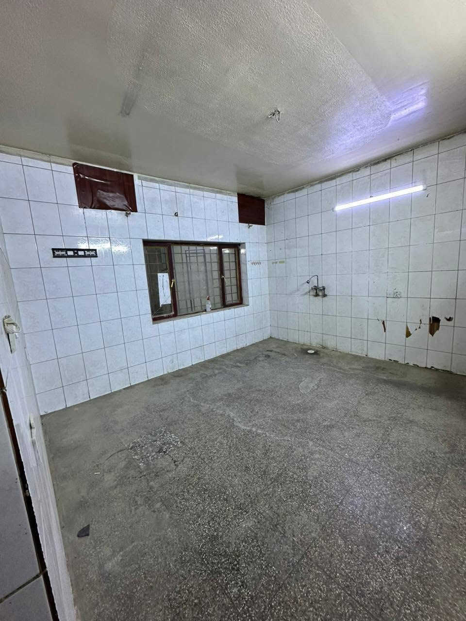 للايجار في السيديه ✔️
بيت مساحه 150 متر 🔶

يحتوي على كراج و 4 غرف نوم وصاله ومطبخ وخدمات عدد2 ومنور💠

الموقع السيديه شارع الخيزران📍

______________________________________

للاستفسار 
***********
