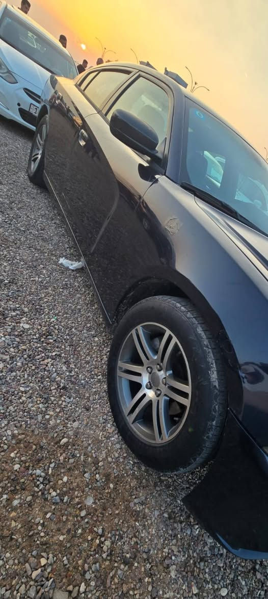 السلام عليكم
جارجر 3600 موديل 12 أصل رقم بغداد دولي مشروع وطني تحويل ثاني يوم ماعليهه غرامه السياره جاهزه حداده أماميه وخلفيه بلكارتون تخم تاير  مكينه جديده بيهه بنيد مبدل بلاد بدون صبغ  وجاملغ مصبوغ مثل ما موضح بلسونار السعر جوه السوگ 123 وبيهه مجال للشراي

مكان السياره بصره قضاء المدينه
مكلف بلنشر 
رقم صاحب السياره ***********
