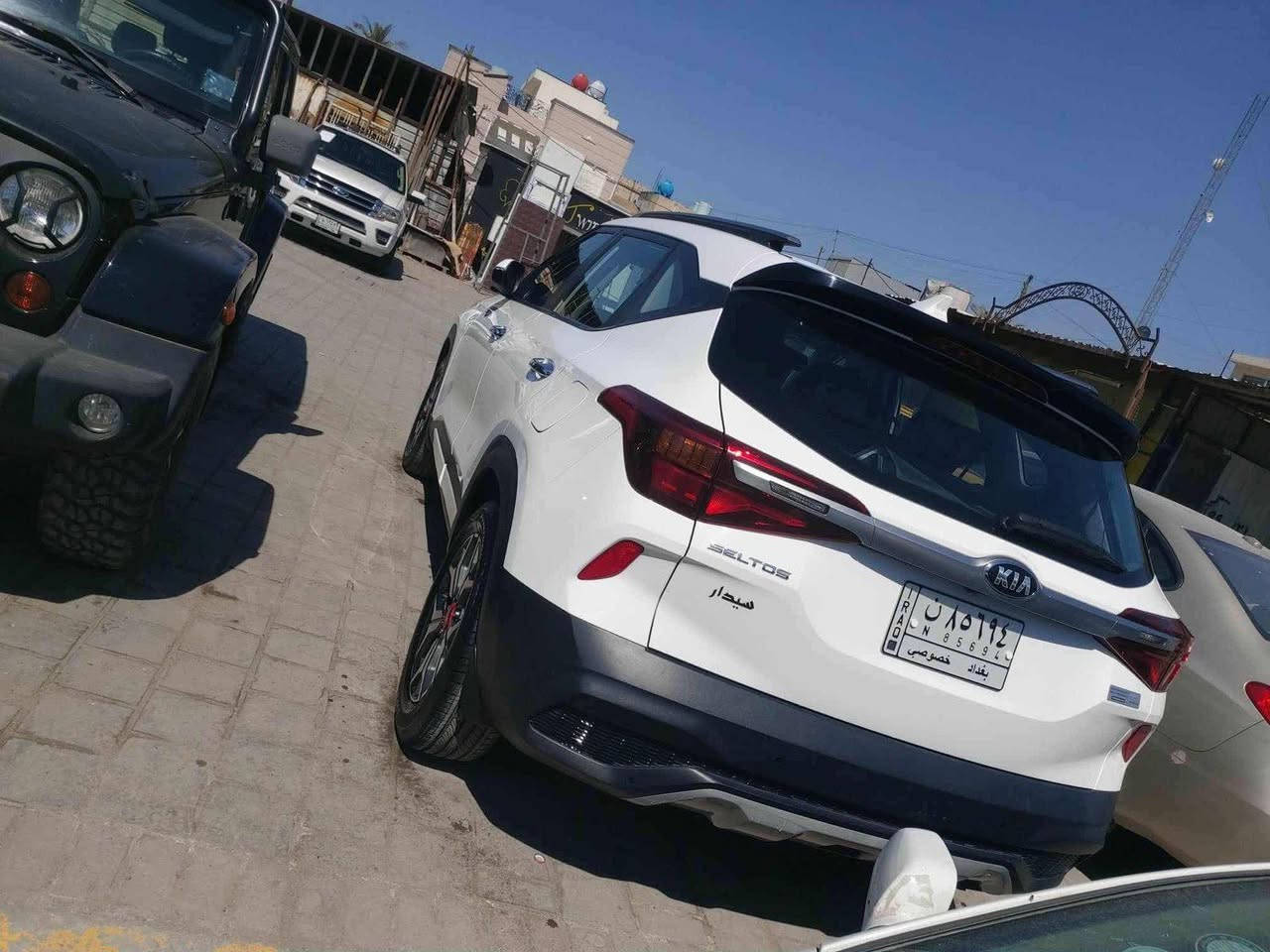 سلام عليكم كيا ستلوس ٢٠٢٠ خليجي  رقم بغداد     حي الجهاد كامل مواصفات ما عدا الفتحا تخم تاير جديد مكينه و كير مكفول تبريد بيانو  بها ضربه جاملغ السايق و حافت البنيد راجع بارد 175$. *********** واتساب
