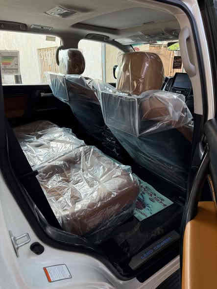 لاندكروز جكسار 2021 مكينه 6 سلندر فول موصفات للخيررقم شمالي الجديد تحويل وكاله حاضر  مكفوله كفاله عامه حته من الصدع ماشيه 50 الف كشنات جلد كراسي كهرباء كشن  السايق 3 دكم شاحن ويرلس طفايه 4 بصمات 8 يرباك سياره كله على الشركه السعر 580 وبيه مجال بسيط للشراي ***********  مكاني البصره قضاء المدينه
