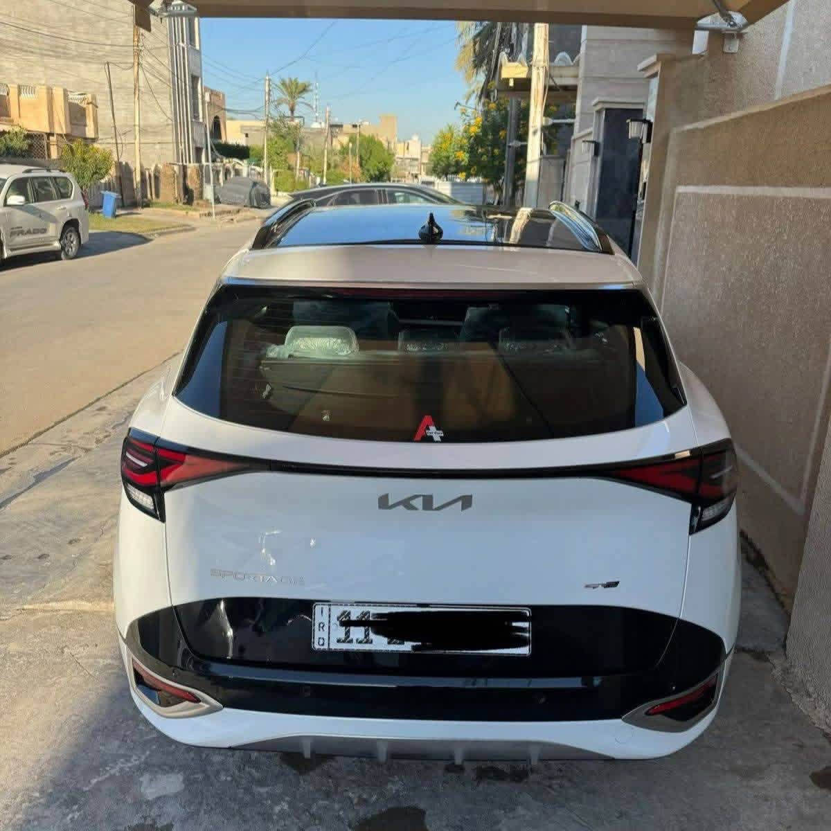 السلام عليكم 
سبورتج  جي تي لاين 2025
كفالة عامة من كلشي شرط 
فول مواصفات اعلى فئة بالسبورتج (gt line 1/1)
 رقم بغداد دولي شخصيا هزة جديدة سنوية جديدة
ماشية 7 الف كيلو فقط 
- وارد خليجي 
-رادارات
‏‎ - بانوراما 
- بصمتين
‏‎ - مكينة.٢٠٠٠ دوش 
-‏‎ مرتبط بناقل حركة أوتو 6 نمر
‏‎ - عدد AIR BAG6
‏‎ - حساسات أمامية 
‏‎ - حساسات خلفية
‏‎ - لايت زينون + LED
‏‎ - كشافات 
‏‎ - بك لايت LED
‏‎ - ويل كب 19
‏‎ - قبضات أبواب من الألمنيوم
-‏‎ اريل نفكيشن
-‏‎ تشغيل عن بعد 
‏‎ -فتح الصندوق كهرباء ذكي 
‏-‎ دشبول شاشة 
‏‎ - شاشة ابل كار بلي واندرويد اتو
‏‎- كاميرا دوارة
‏‎ - المقاعد جلد اسود 
‏‎ - تدفئة المقود والكشنات الأمامية + تبريد الكشنات الامامية
‏‎ - مثبت السرعة Cruise 
- الأوامر الصوتية
‏‎- أوضاع القيادة  Drive Mode
‏‎ - فحص أنظمة السيارة 
‏‎ - حساسات ضغط اطارات 
‏‎ - شفتات مقود
‏‎- تبريد شاشة
‏‎ - هاند بريك بصمة 
‏‎‏- ABS
‏‎‏ - Auto Hold    أوتو هولد
‏‎‏- ISO Fex        ايزو فكس
‏‎- نظام مانع الانزلاق
‏‎- نظام نزول المنحدرات 
‏‎- اشارة في المرايا الجانبية
‏‎- مخرج منفذ الطاقة 
‏‎‏- حساسات كامله داير السياره 
شاحن هاتف لاسلكي 
رقم بغداد
للاستفسار : *********** يوسف
السعر : 248 ورقة

