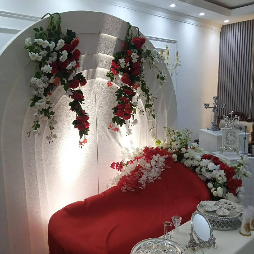 سلام عليكم كوشات البيع بس خلفيات نضيفات كلش المكان بغداد ***********
