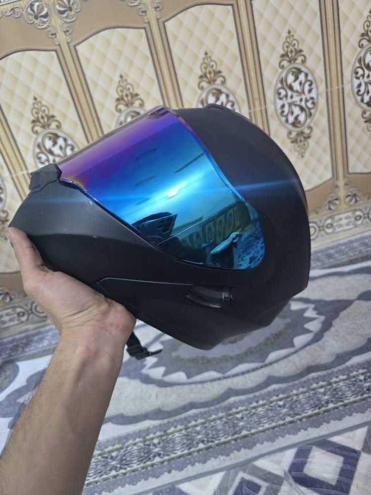 سلام عليكم
خوذه جديده قبل يومين اخذتهه ب٦٠ وياهه جامه اضافيه شفافه
قيم وخذهه مكاني بغداد مدينه الصدر او حي الكوفه 
***********
