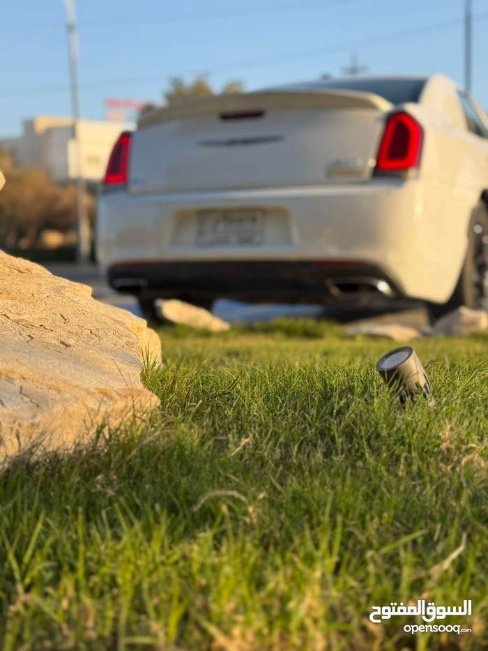 اوباما 2013 بصره حره تحويل وراد كندي دواخل عسلي مكفوله من اي ضربه لا بالخارج ولا بالعراق وهيه وراد كندي داخله كلين وحتى بالعراق مكفوله من اي ضربه والحمدلله بيه فقط صبغ . تجميل نص البنيد والجاملغ الامامي الايمن جزء منه مو كله والبيبان باب الصدر وباب خلف الصدر بيهن نصف صبغ يعني جزء منهن مو كلهن صبغ تقريبا نف الباب يعني السياره كله بيه 3 قطع صبغ فقط وبدون اي ضربه بجم كبس وبدون اي حادث فقط 3 قطع صبغ فقط وبدون اي حادث الباقي مكفول لايت زنون الأصلي يعني نهار عالي وناصي سعره 200 دولار السعر 158 مجال قليل استفسار ع رقمي ***********اضغط لإظهار رقم الهاتف متواجد واتساب او اتصال 
 واتساب او اتصال اضغط لإظهار رقم الهاتف *********** البصرة, العراق
