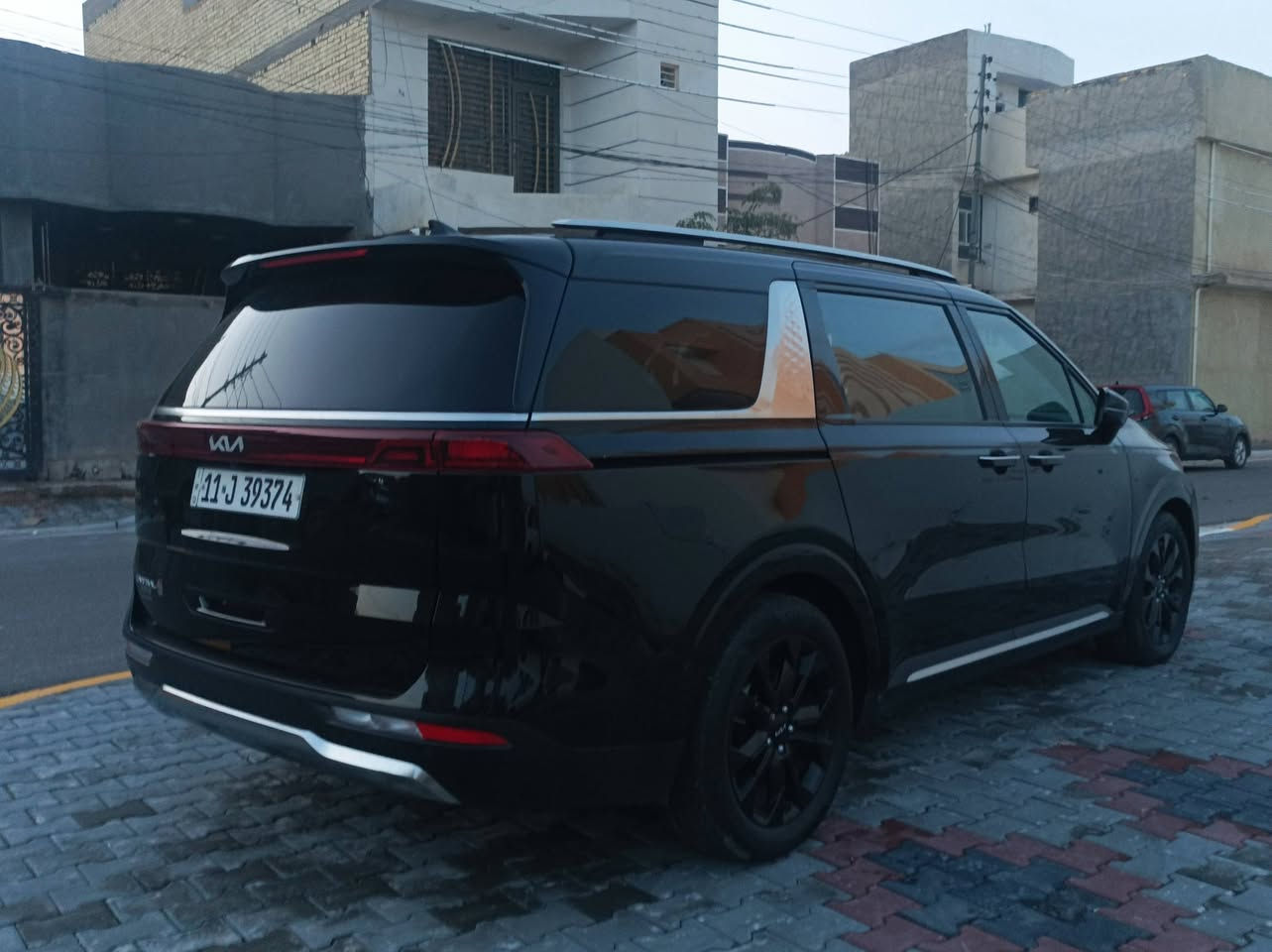 سلام عليكم
كيا كرنفال اس اكس برستيج 
Kia carnival sx prestige 2024
فول مواصفات 
خمس كامرات 
حساسات ٣٦٠درجة
رادارات ٣٦٠درجة
تحديد مسار 
قياده ذاتيه 
تدفئه ستيرن
تدفئه تبريد كشنات امامية والخلفية ايضاً
شاشة ديجتال 
وضعيات قيادة ٤ 
Normal 
Sport
Eco
Smart 
محرك ٦سلندر ٣٥٠٠
وبقية المواصفات المعروفه 
صور الحادث مرفقة
للاستفسار***********
العنوان كربلاء 250
