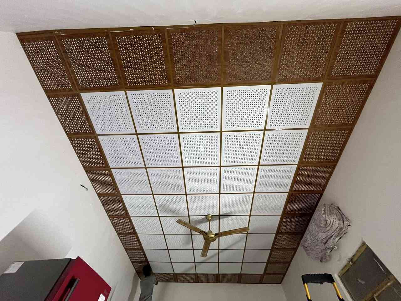 عماد في قضاء رفاعي
#عمل_كافة_الديكورات✅ 
1-مربعات عدل + خسف
2-عمل اشرطه بلاستك عدل + خسف وحسب الطلب🙂
3-عمل زجاجي مربعات🙂
4-جبس بورد 🙂
5- تغليف جدران بلاستك🙂
6-صبغ منازل 🙂
7-ديكورات بلازمة بلاستك🙂
8 -فلين+ فوم✳
وباقي الديكورات. الستفسار على رقم ***********
