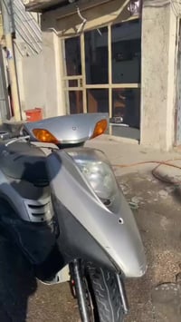 دراجه بريز نضيفه  السعر ٤٠٠ وبيها مجال بسيط  شغاله هندر نكره وحده  بيه...