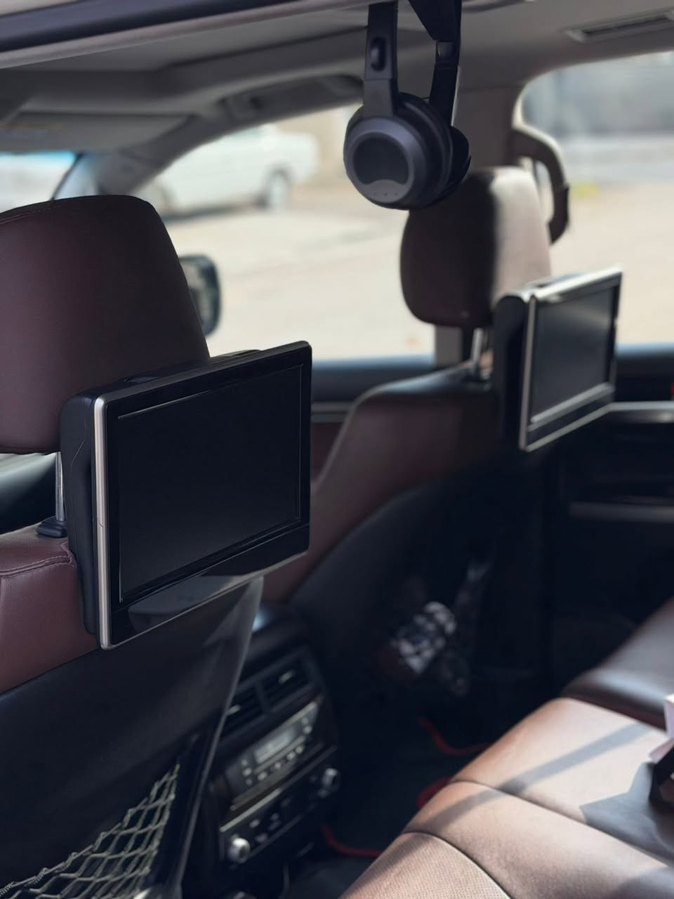 السلام عليكم
لاندكروزvxs 2019
فول مواصفات مواصفات لكزز
اعلى فئة بلاندكروز مكفولة عدا بارد بالدعامية الخلفية مصلحة علبارد
ماشية ٢٠٠ الف حقيقي
داخلها جديد عبالك ممستعمل
السعر 55 الف ونص 
للاتصال***********
