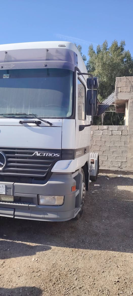 للبيع موديل ٢٠٠٠
موبايل ***********
