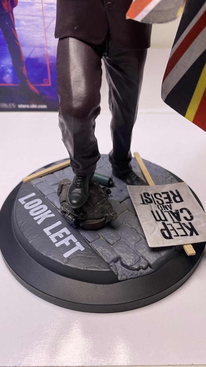 للبيع اقرا كامل التفاصيل ‼️‼️
مجسم / Watch Dogs Legion
السعر / 90 الف 
الحالة / قطعة نضيفة جدا مع العلبة 📦
من شركة / UBSOFT
ارتفاع المجسم / 27 سانتيم 
تابعوني على صفحة الستور بالانستا انشر كلشي جديد 👇🏼
https://www.instagram.com/ossama.figurestore?igsh=cG8ycG81bWZ6ZnFo&utm_source=qr


**إذا كنت صاحب هذا الإعلان وتريد حذفه لأي سبب، رجاءا أرسل رسالة إلى الدعم الفني**