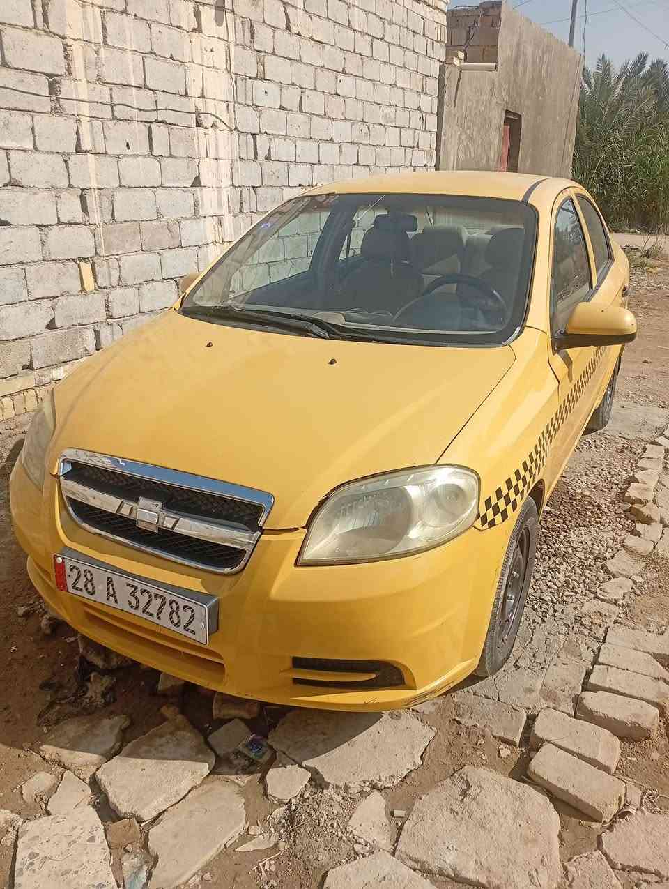 سلام عليكم سياره افيو مفتوح شركه عامه موديل 2010 رقم نجف انلكيزي 
السياره بأسمي بيه باب السايق امبدل وجاملغ هم جهت السايق ابمدل مكينه لاتبخير ولاتنقيص وتبريد خير من الله 
مكاني الديوانية قضاء الشاميه *********** السعر 52 وبيه مجال بصيط
