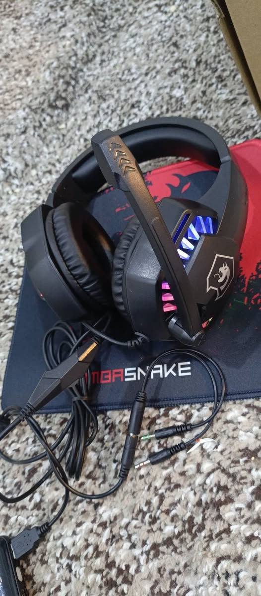 کیبۆرد و ماس و هیسیت و ماس پات گیمینگ بەکار نەهاتوو ئۆرجینەل نرخی 25 هەزارە ژمارە موبایل *********** أربيل, العراق
