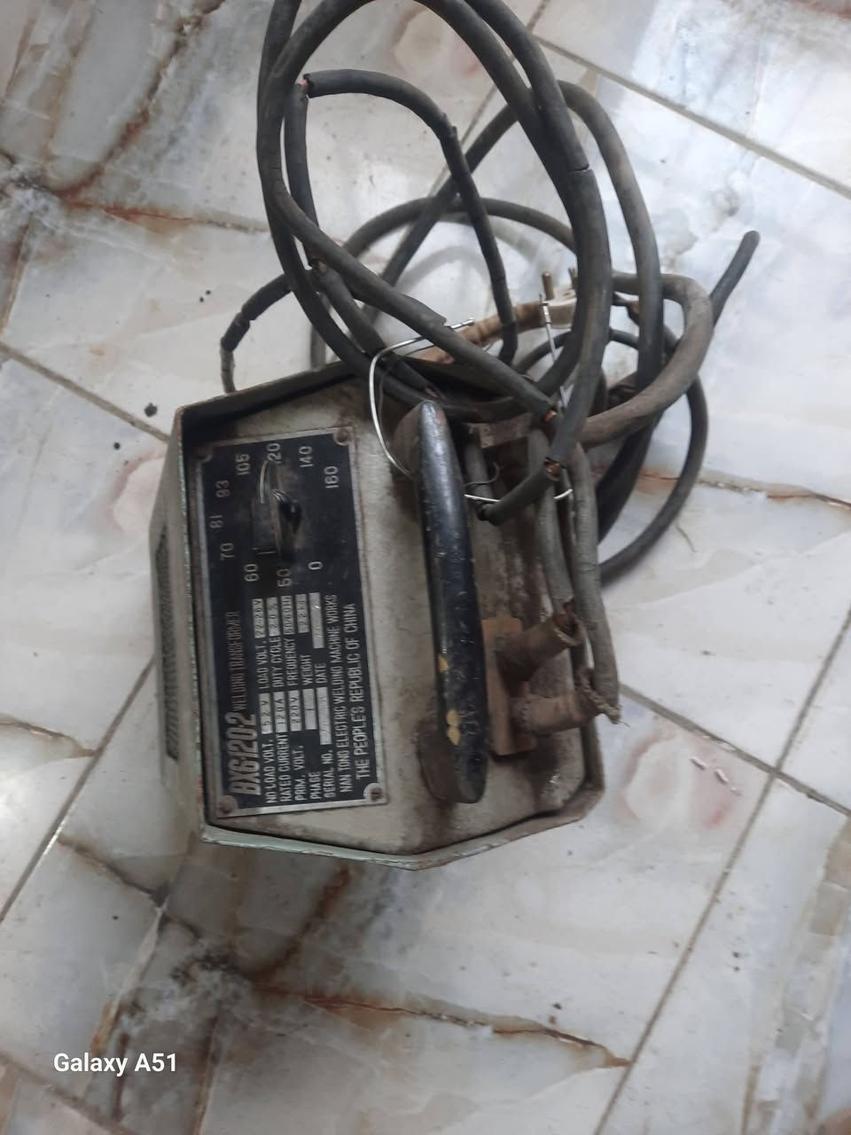 سلام عليكم  دريل ثابت او مكينه لحيم او كوسره ثابته او سندان شغالات العنوان بغداد رقم الهاتف ***********
