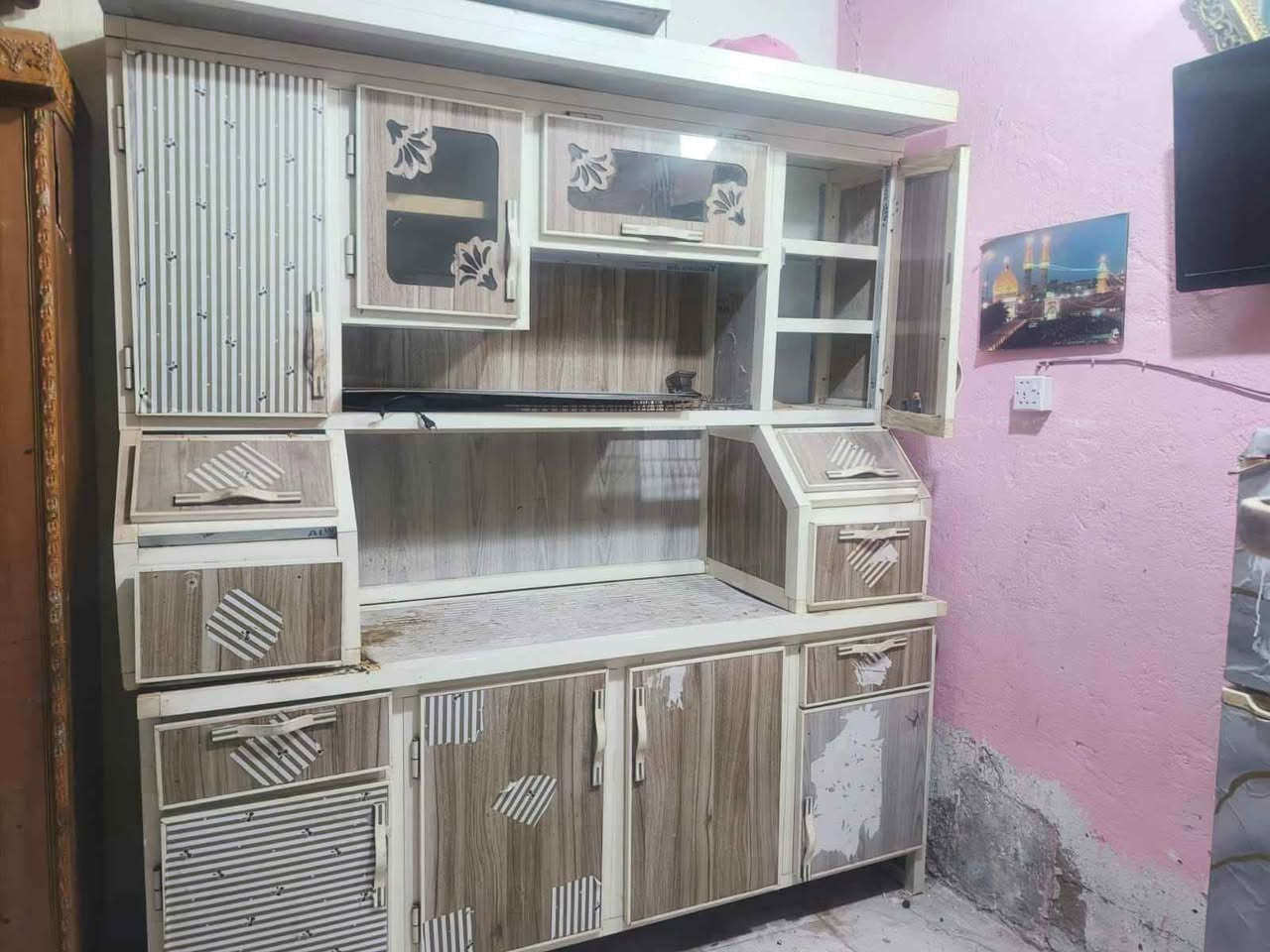 السلام عليكم كاونتر للبيع مستعمل بحالة ممتاز سعر ٣٠٠ ماخذه ب٨٥٠ الله شاهد طوله مترين حجم جبير العنوان البصره ابو الخصيب 
*********** ابو الخصيب, البصرة
