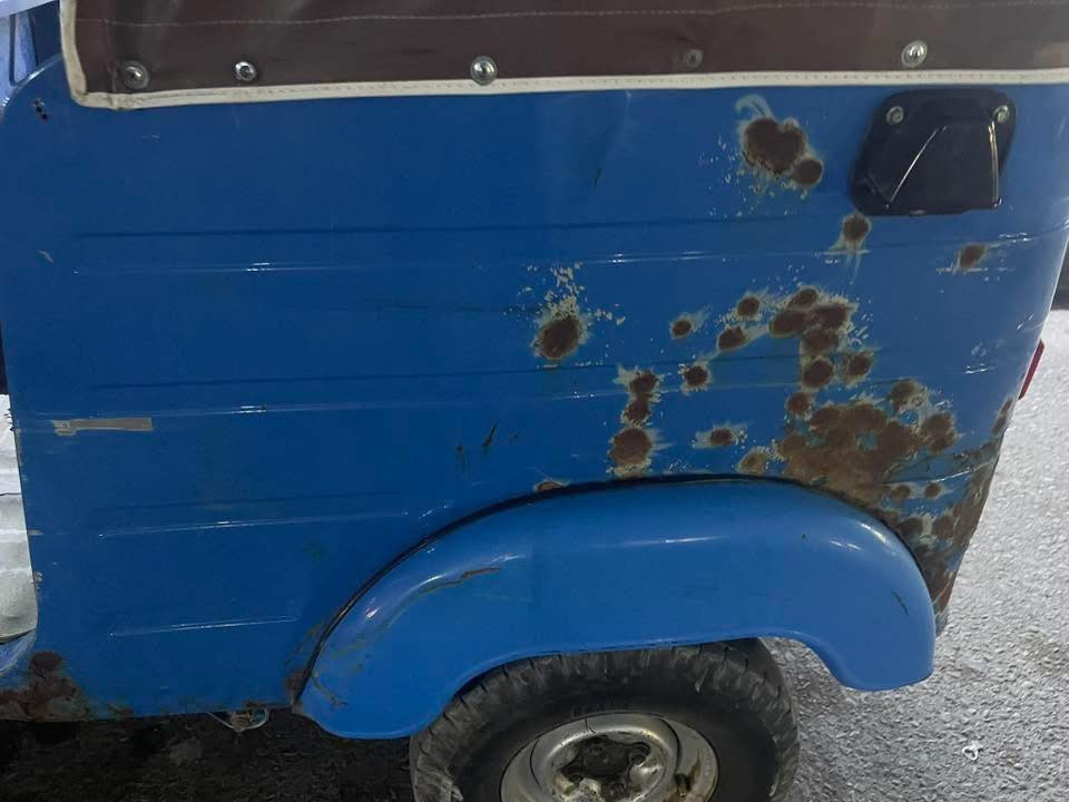 السلام عليكم تكتك للبيع 2020 شهر 10 اوراقها باسمي المصطفى بيها طخات قليله مكينه مابيها شي السعر مليونين ونص وبيها مجال 

‭0777 225 4559‬
