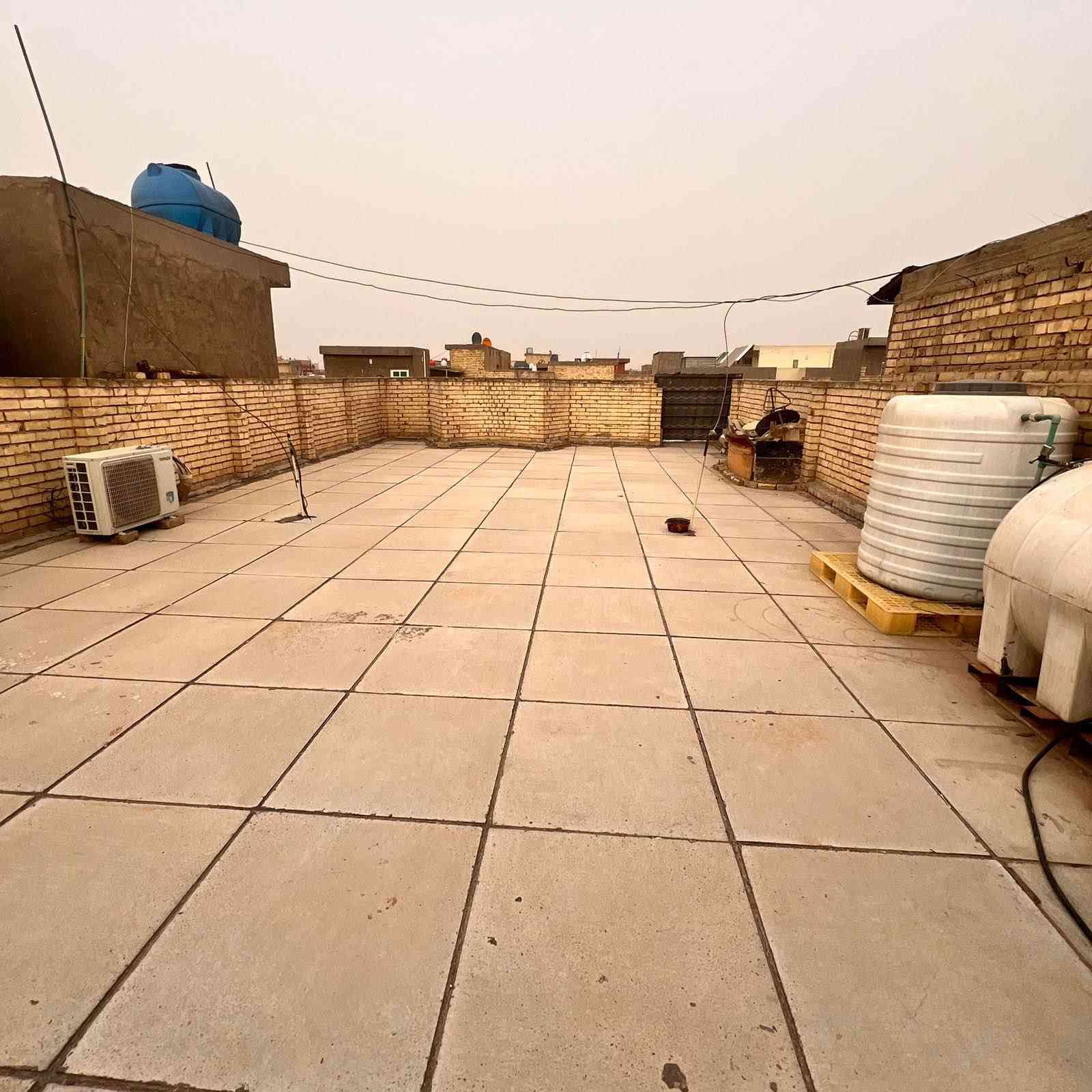 � فرصة مميزة لامتلاك دار في البلديات – حي التراث 🏡

دار طابو زراعي للبيع بموقع ممتاز وخدمات متكاملة

📍 الموقع: البلديات / حي التراث

📐 المساحة: 175 م²

🏢 البناء: طابقين

🔹 مكوّنات الدار:

• 4 غرف نوم واسعة

• غرفة خامسة إضافية (مخزن)

• 3 حمّامات

• مطبخ حار + مطبخ بارد

✨ مميزات الموقع:

• يبعد 100 متر عن الشارع العام

• منطقة هادئة ومرتبة

• جميع الخدمات متوفرة

💰 السعر: 270 مليون دينار

(قابل للتفاوض)

📞 للتواصل والاستفسار:

*********** — خاص أو اتصال بغداد, العراق
