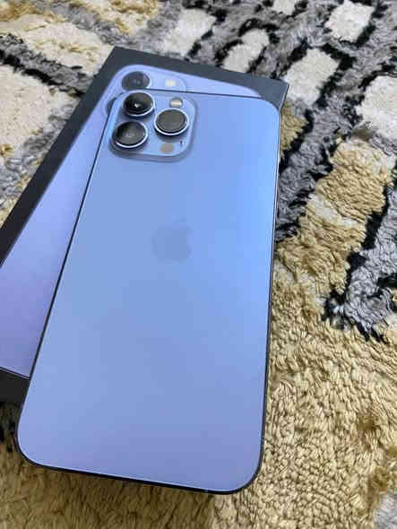 بيع ايفون 13pro max لون بحري وتربروف ذاكرة 128 شرق اوسط الجهاز نظيف جدا بطارية 76 ملحقاته كارتون اصلي 
الجهاز ممفتوح ولا مبدل بي شي نهائياً 
السعر 625 وبي مجال للشراي مكاني بغداد
للتواصل خاص أو ***********
يتوفر توصيل لكل العراق
