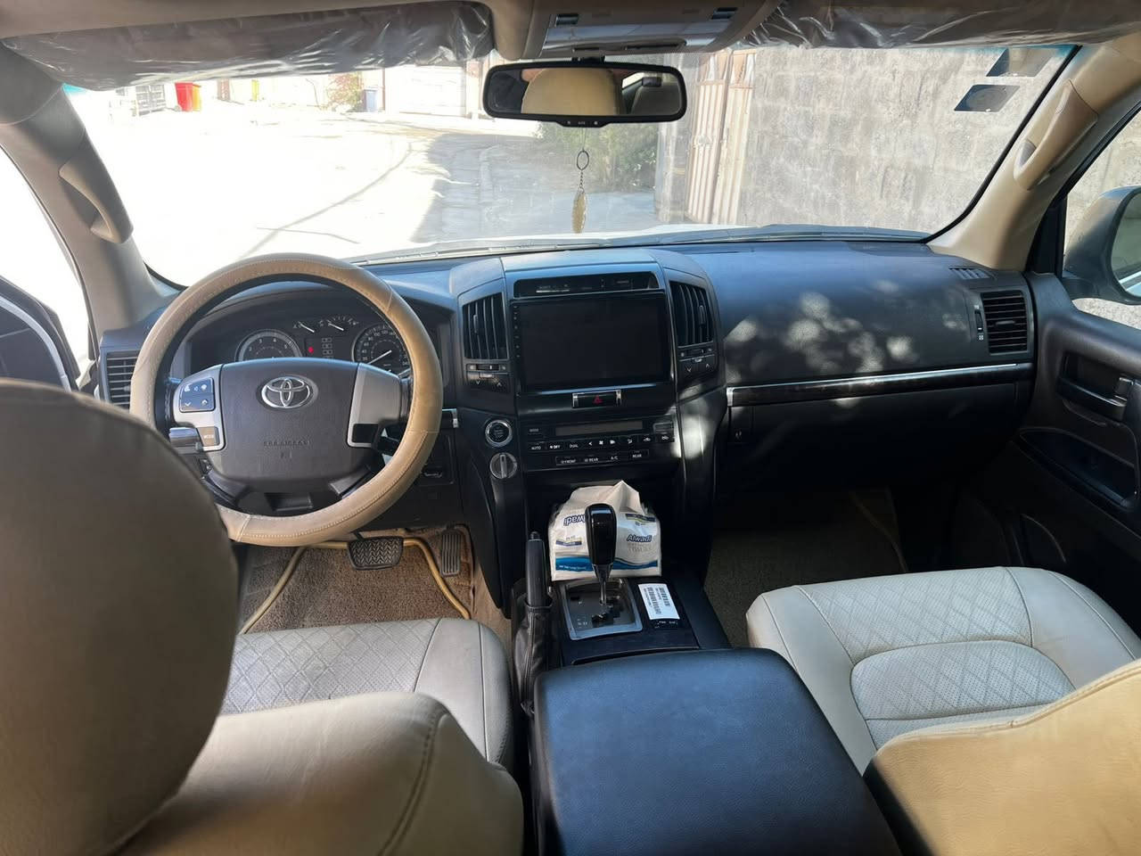 السلام عليكم البيع لاند كروز موديل 11 مكفوله. بس بارد سونار داخل منشور.  سعر 31 بيها مجال عنوان دوره. ***********.
