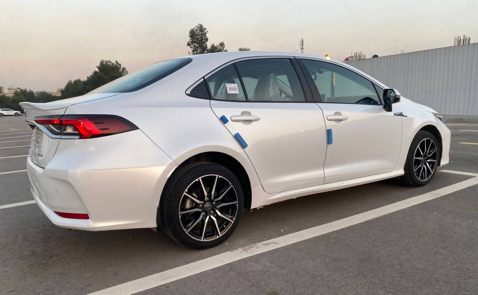 كورلا 2022خليجي الوجبة الاولى
‏(SAS) وكاله ساز مكفوله من صبغ بيه بارد باب السايق ماشيه 62 كيلو 

💎 ســعــر ✅ ::  الــرد تلقائي📮

المواصفات 
محرك 1800بنزين 
بصمه دخول ذكي 
نظام الترحيب عنده الاقتراب
تبريد قطعتين 
كيجات دجتل شاشه
اشاير مري 
مري كهرباء 
ويل كب16 عدد 5
حساس اطار +حساس لايت عالي ناصي اوتو 
حساس امامي خلفي 
كامره خلفي 
شاش 
كشنات مخمل 
قطعتين تبريد 
رقم سليمانية تحويل ثاني يوم
سيارة جديده استخدام شخصي فقط

رقم صاحب السيارة 
***********
