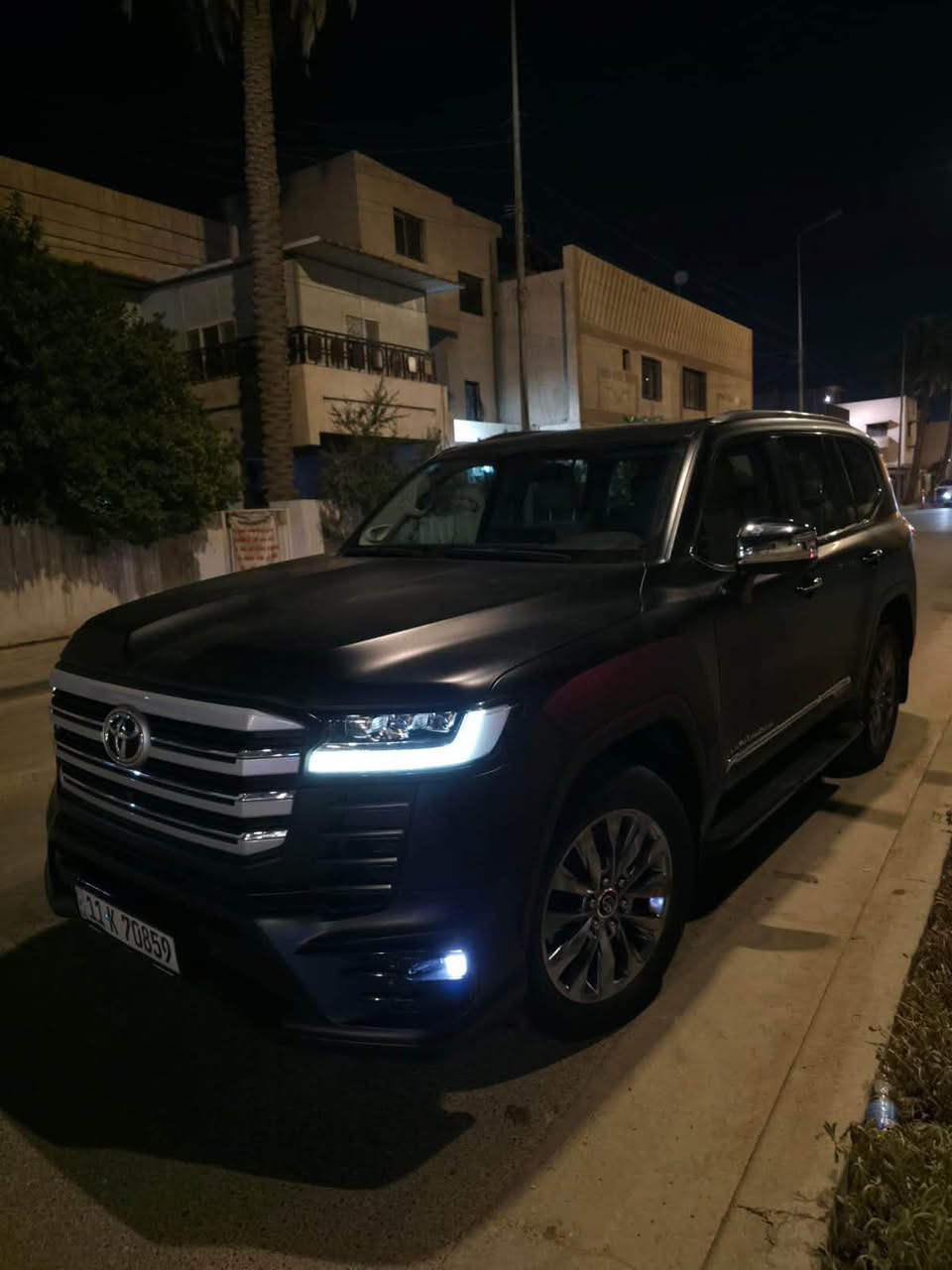 للبيع 
تويوتا لاندكروز VX Twin turbo  
موديل 2025 

‼️طلب الســعــر من التعليق - والــرد تلقائي📮

ماشيه 22000 km
وكالة SAS 
بعدها بالضمان مال شركة و بعد بيها تبديلتين دهن يم الشركه 

ومغلفه طافي ppf ضمان 10 سنوات 

مرقمة : بغداد وتحويل مباشر . 
.
رقم صاحب السيارة 
***********
.
‼️طلب الســعــر من التعليق - والــرد تلقائي📮
