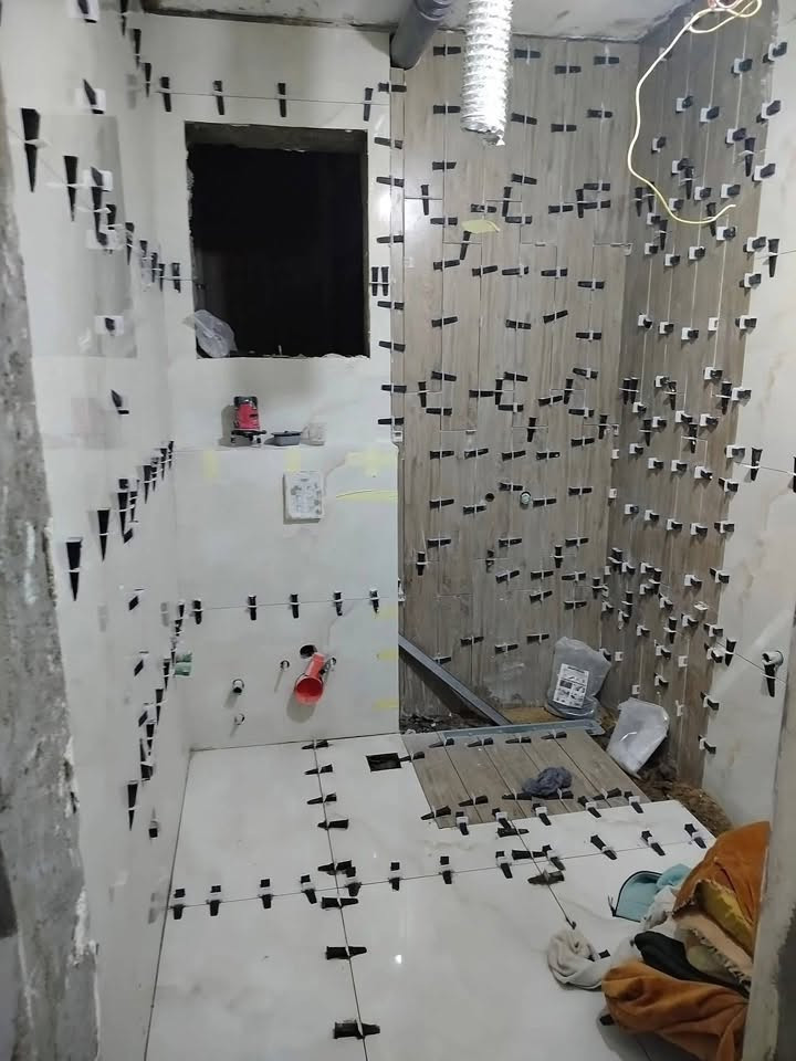 السلام عليكم كادر مصري درجه اولي تسليم مهندس ارضي وا جيداري ***********
