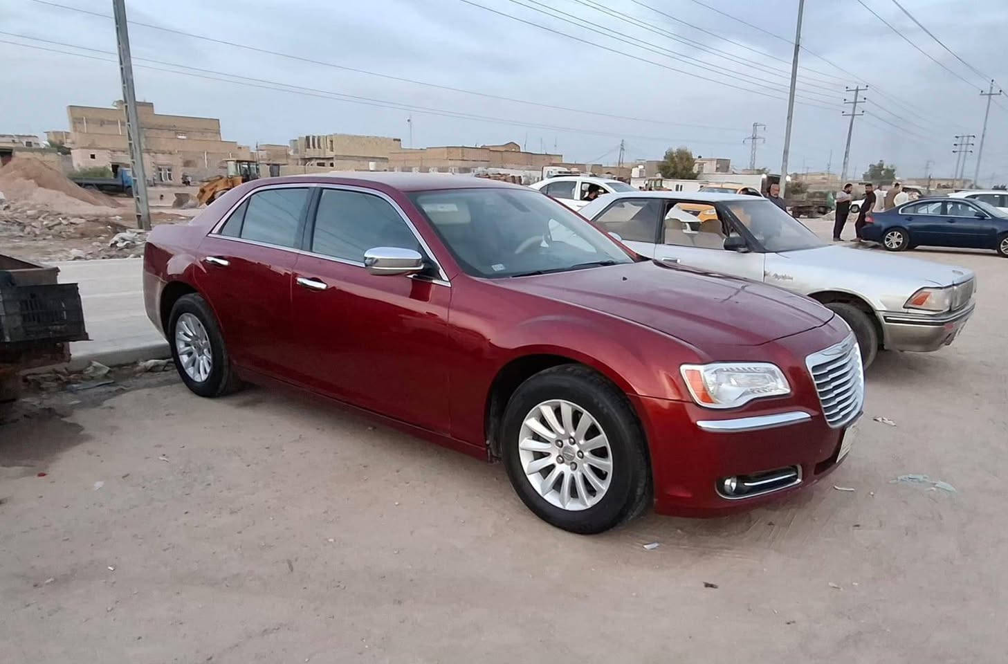 السلام عليكم ورحمة الله وبركاته أوباما 14كندي C300فول مواصفات عدا الفتحه دواخل عسلي تحكم مثبت سرعة شاشه كبيره تشغيل عن بعد تبريد قطعتين لايت زنون حداديه تخم تاير مكينة وكير خير من الله بيه فتح بدون دواخل شرط تحويل مكان السياره ذي قار بيع او مراوس........***********
