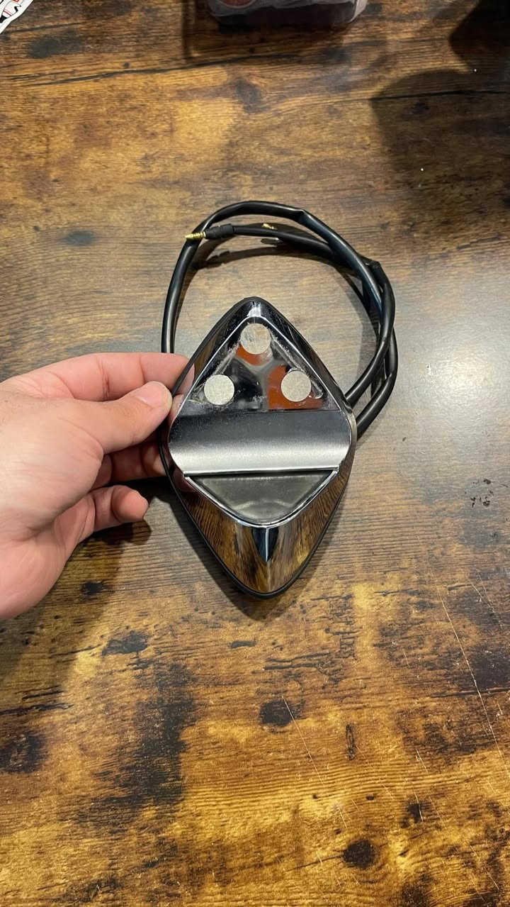 📣📣 وصل وصل 📣📣
 شحنة جديدة من الطلبات الخاصة بزبائننا، واللي جبناها الهم مخصوص من [ امريكا والصين  ] . هاي القطع مو معروضة للبيع، لكن اذا  تريد نفسهن او شي مشابه نوفره الك  مخصوص وبسعر يناسبك .

🔧 اختصاصنا:
كل ما يخص الدراجات النارية — قطع تفصيخ ، جديدة، اصلية — ونطلبلك من اي دولة او اي موقع يعجبك .

🚚 التوصيل:
من كل العالم لكل محافظات العراق.

📞 رقم التواصل:
[ *********** ]

📱 صفحاتنا:
‏Facebook: [ متجر رايدر ]
‏Instagram: [ @riderstore.iq ]

متجر رايدر — تفاصيل الشحنة : 
تخم بولبرن ماركة اول بولز لـ Yamaha roadster 1600 
تك صفاحيه نيكل تفصيخ بلاديه لـ VTX1300
قاعدة رقم تفصيخ لـ VTX1300 
صفاحيات زوج نيكل لـ VTX1800
قبغ فلتر شوته نيكل لـ VTX1300
قبغ بكلايت سموك لـ VT1300/750 - متوفر للبيع المباشر
شباج راديتر نيكل لـVTX1300
قبق كلج نيكل لـVTX1300 
چبنه واتربم لـ Kawasaki vulcan 1500 nomad 
زوج اشاير  هارلي سبورتستر
سير ساعة كلكسي
خوذه
