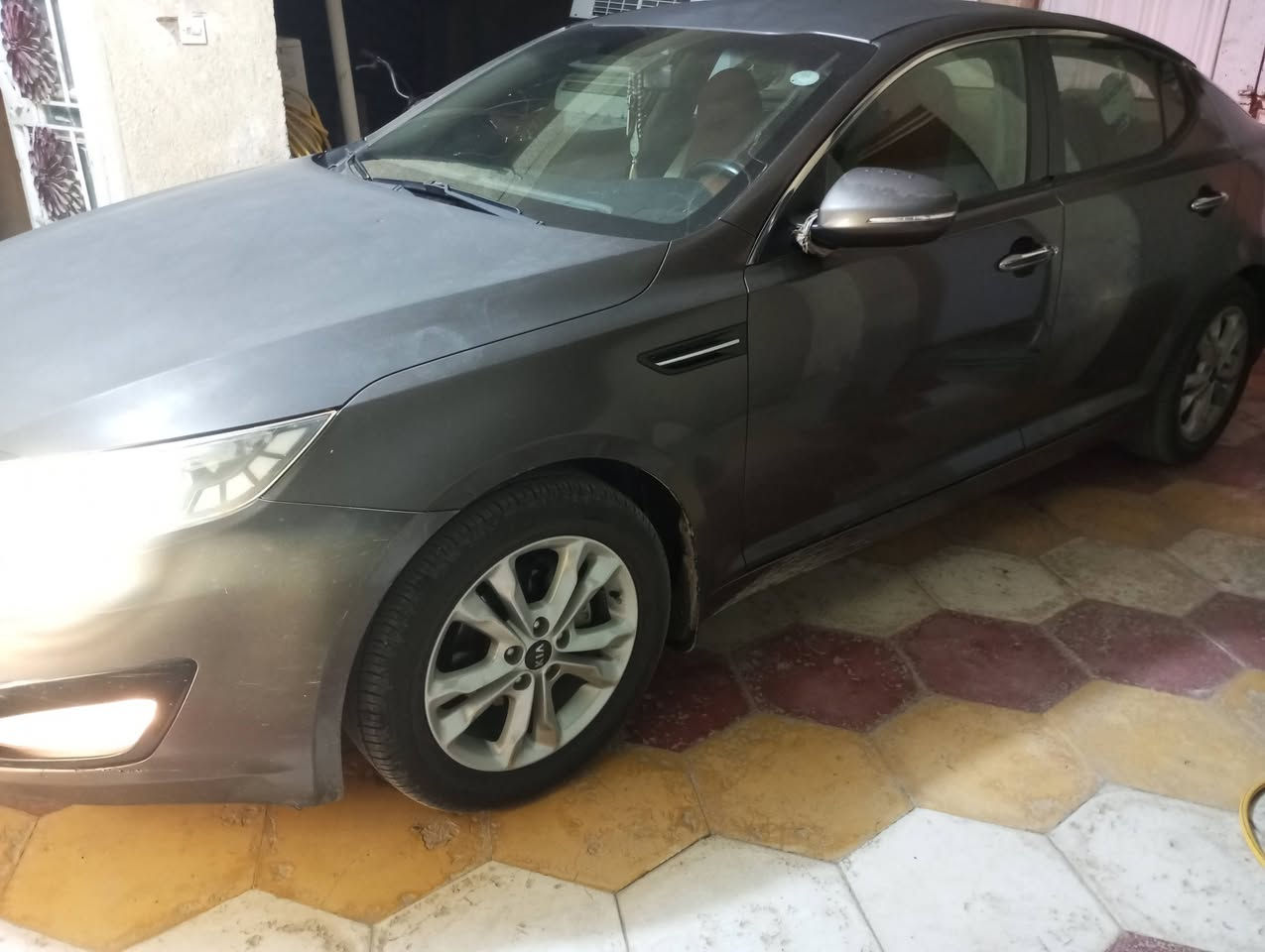 السلام عليكم
اوبتيما موديل ٢٠١٣ خليجية رقم اربيل محرك٢٤٠٠  نضيفة كلش مكينة وكير جدد مال حاوية  واللايت عدسات ثلجي واشاير بالمري بيها ضربة بسيطة بين الجاملغ الخلفي والباب مثل ما مأشر على الصورة السيارة نضيفة كلش بس بيها جراد وسنويتها ساقطة سعرها مناسب  للتواصل *********** واتساب
