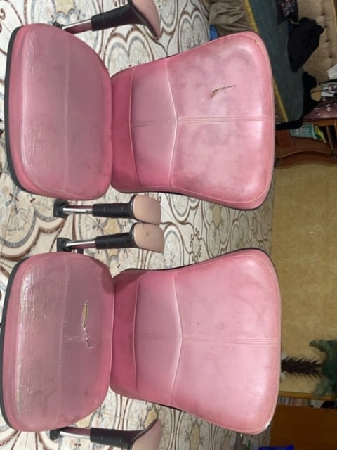 ثنين كراسي مكتب ثنينهن ب 60الف الواحد ب 30